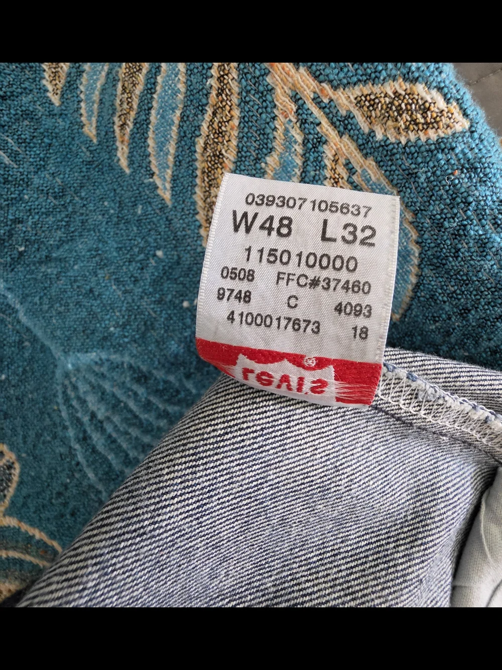 LEVI'S 501 BUTTON FLY STRAIGHT LEG JEANS